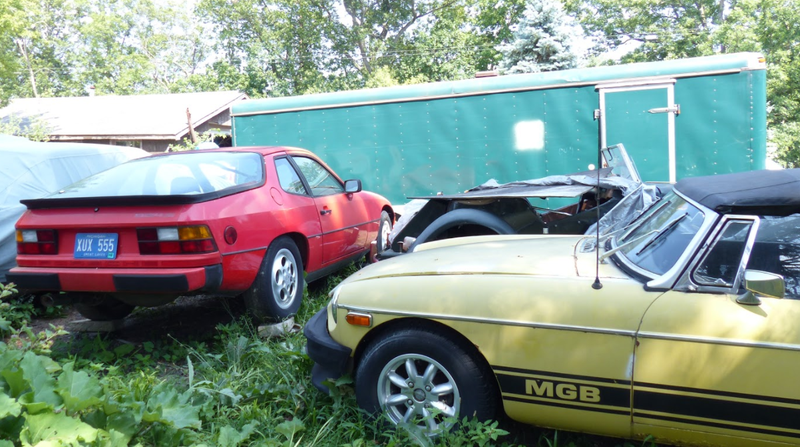 Illustration for article titled A Michigan Town Is Forcing This Man To Sell 20 Old Cars Off His Property Every Month